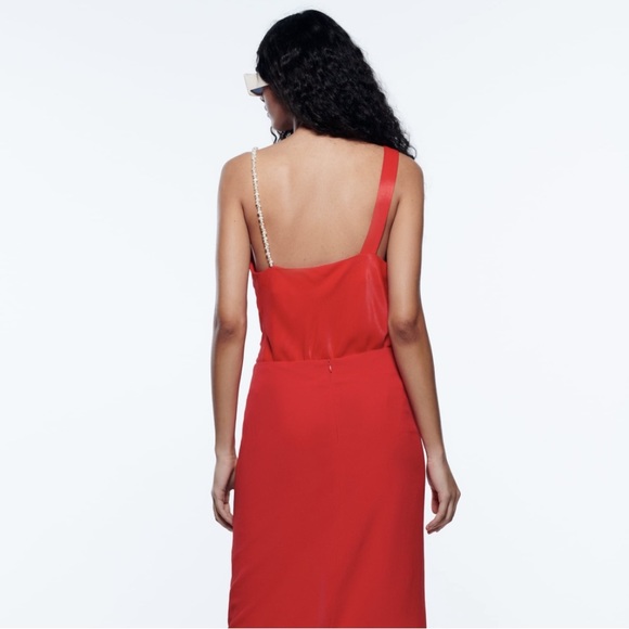 ❤️‍🔥ASYMMETRICAL PEARL TOP❤️‍🔥 RED - Picture 5 of 8